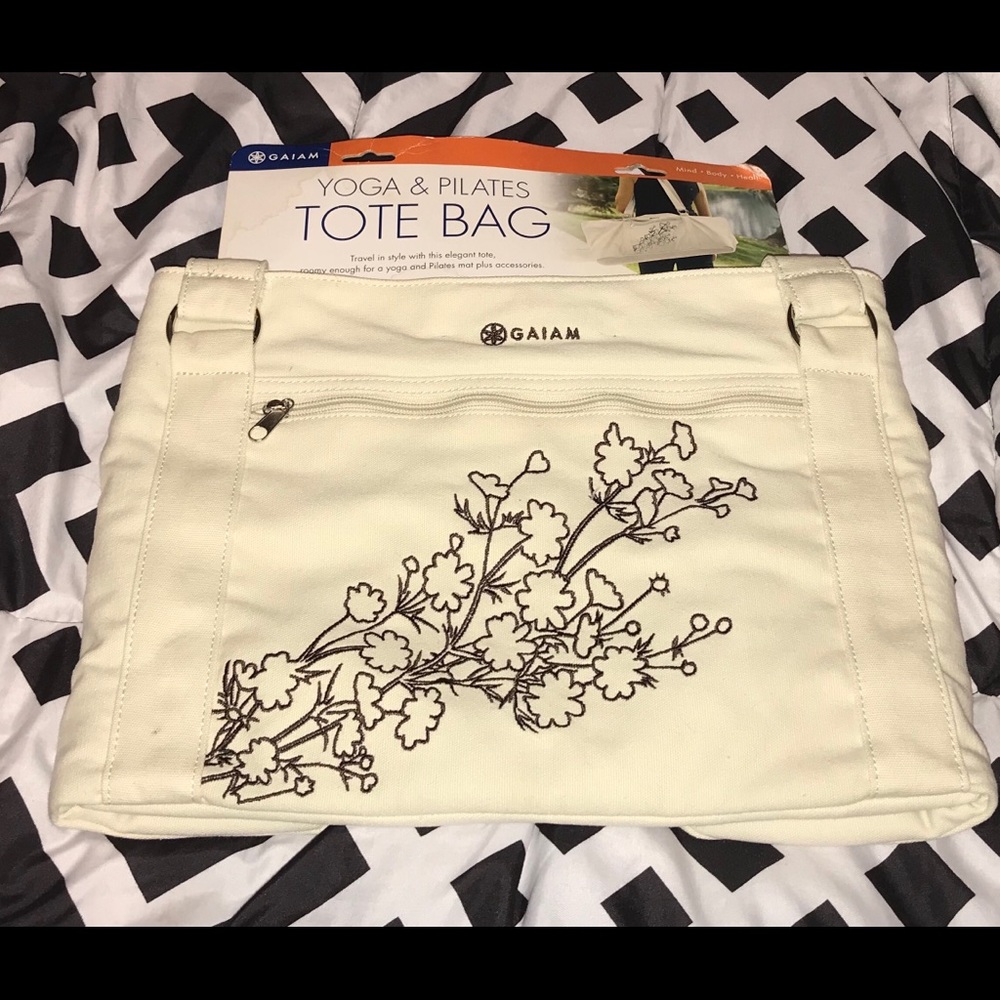 Gaiam yoga mat tote bag